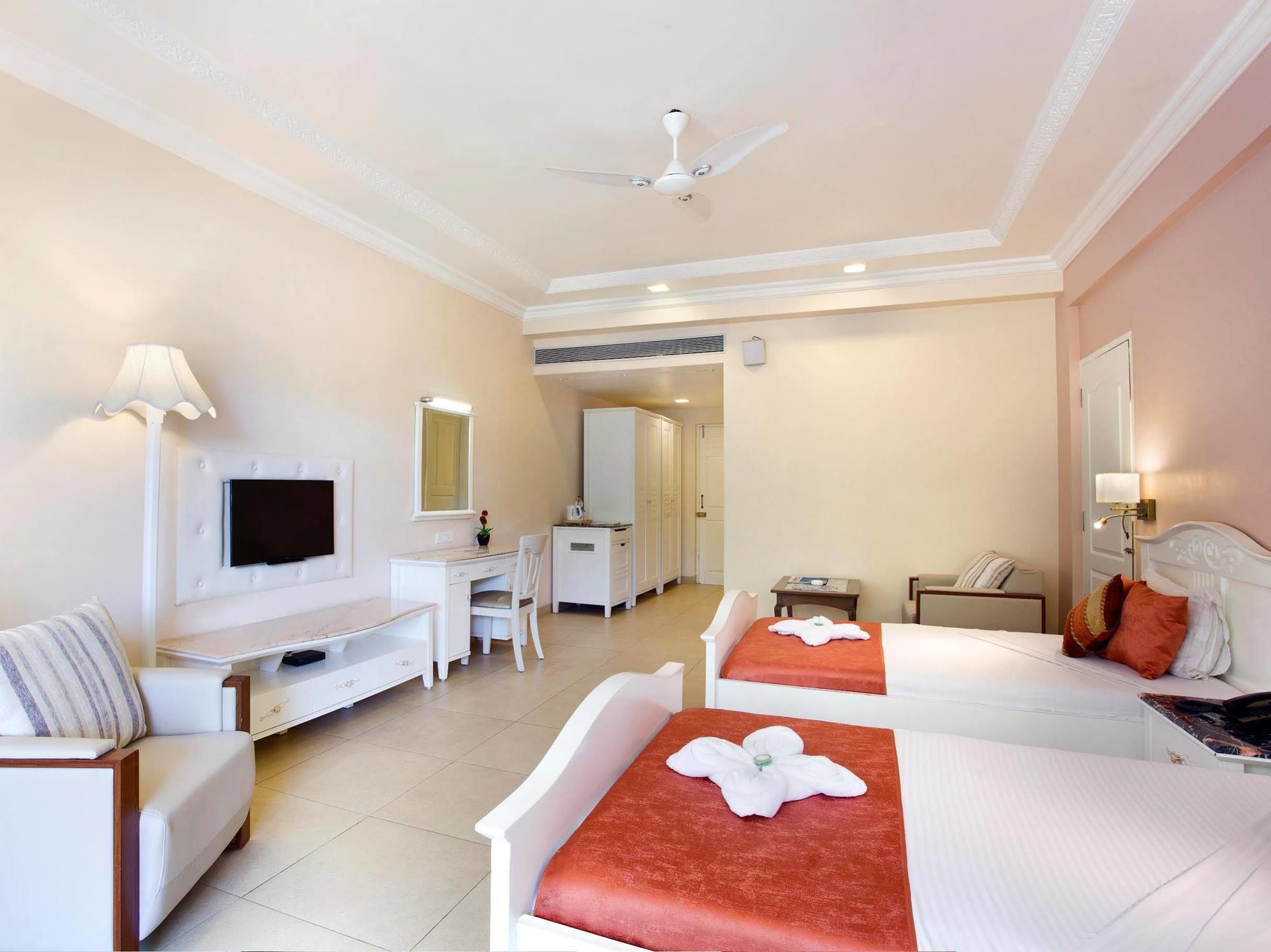 Villa San Lawrenz Lonavala Exterior photo